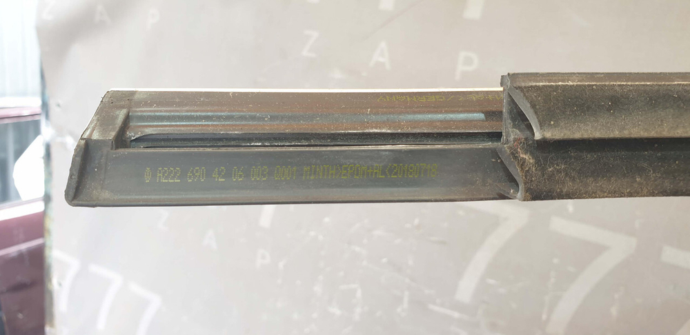 Молдинг двери передней правой Mercedes S (W222) 13-20 Б/У Оригинал A2226904206