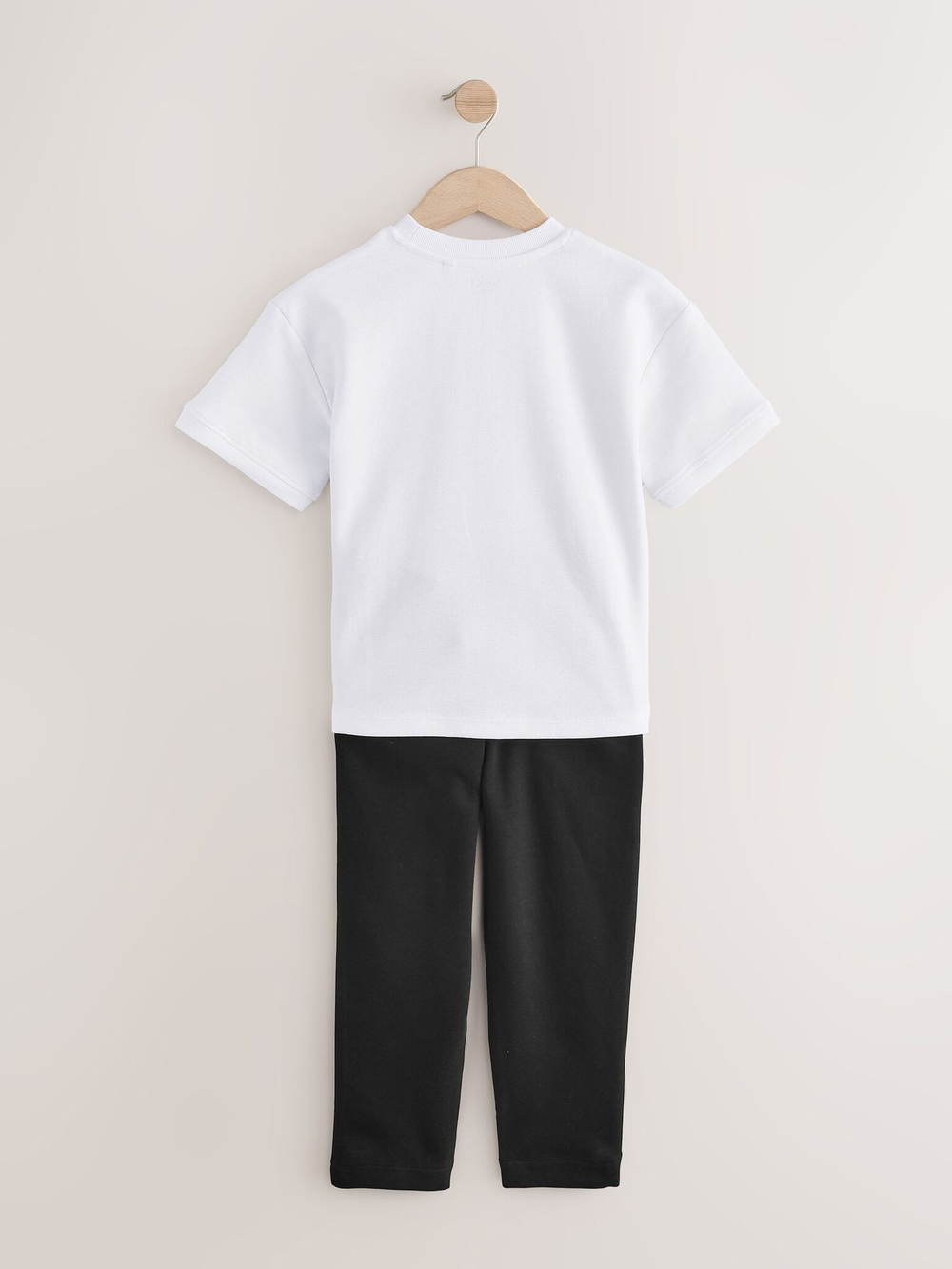 Футболка и спортивные брюки в комплекте для мальчика Next AA8-112, Черный, Белый