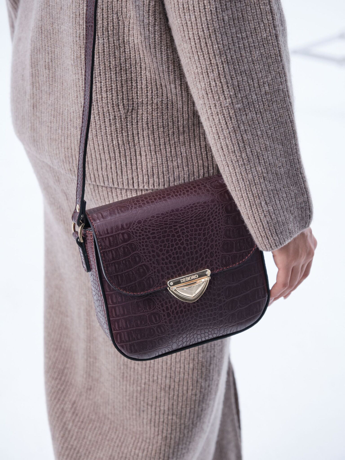 Сумка кожаная через плечо бордо крок