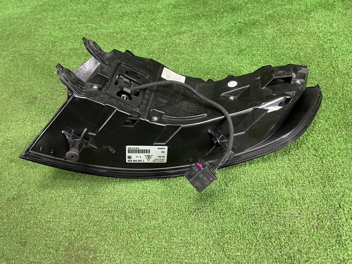 Фонарь левый внешний Porsche Macan 95b (2018-н.в.)