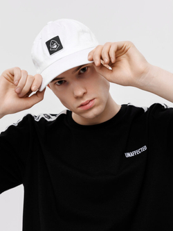 Кепка UNAFFECTED CUBE LOGO Белый