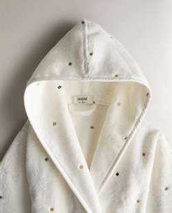 ZARA HOME ДЕТСКИЙ БАННЫЙ ХАЛАТ С ПРИНТОМ «ЗВЕЗДЫ», ЖЕЛТОВАТО-БЕЛЫЙ