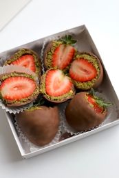 дубайская клубника в дубайском шоколаде