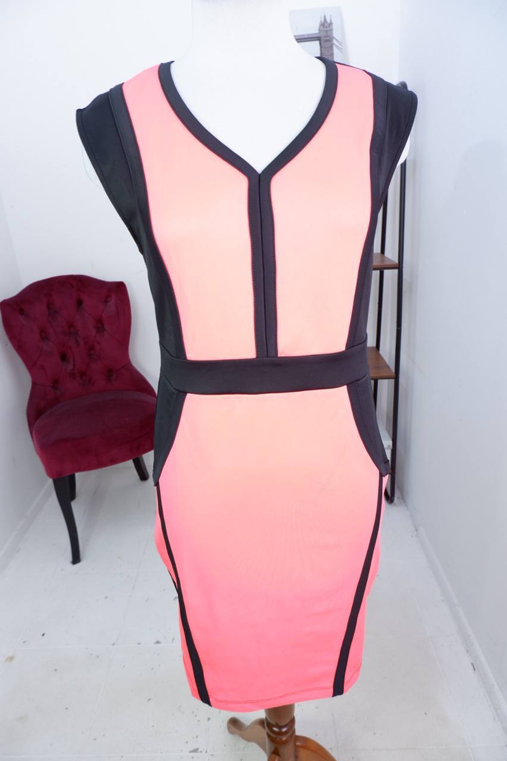 Платье Bodyflirt с контрастными линиями, маркировка 40/42, визуально 48/50 размер