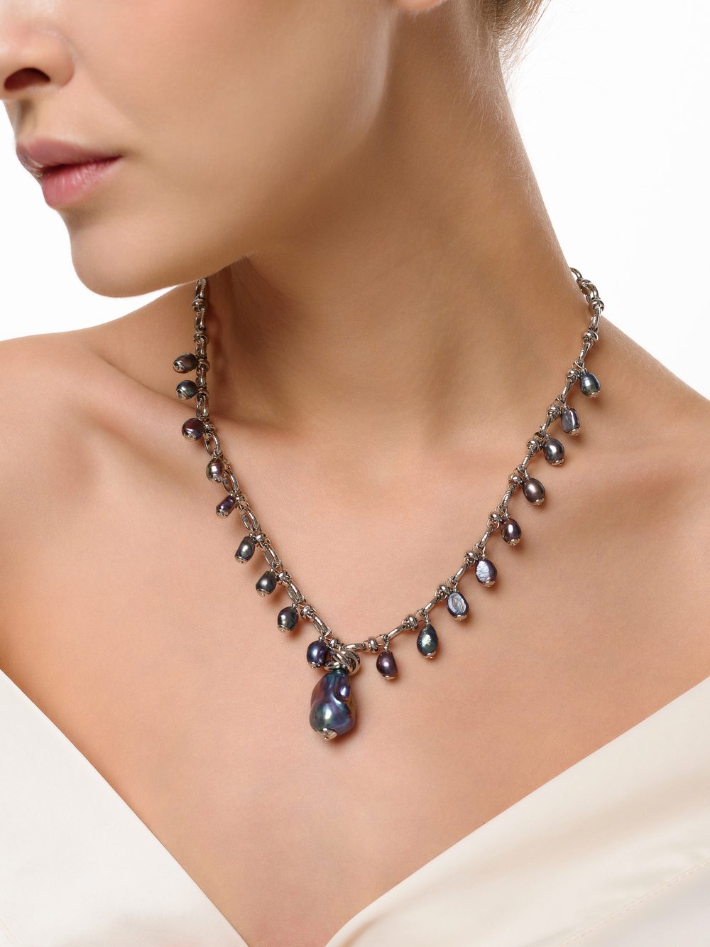 Колье "Knot petrol rice" Silver