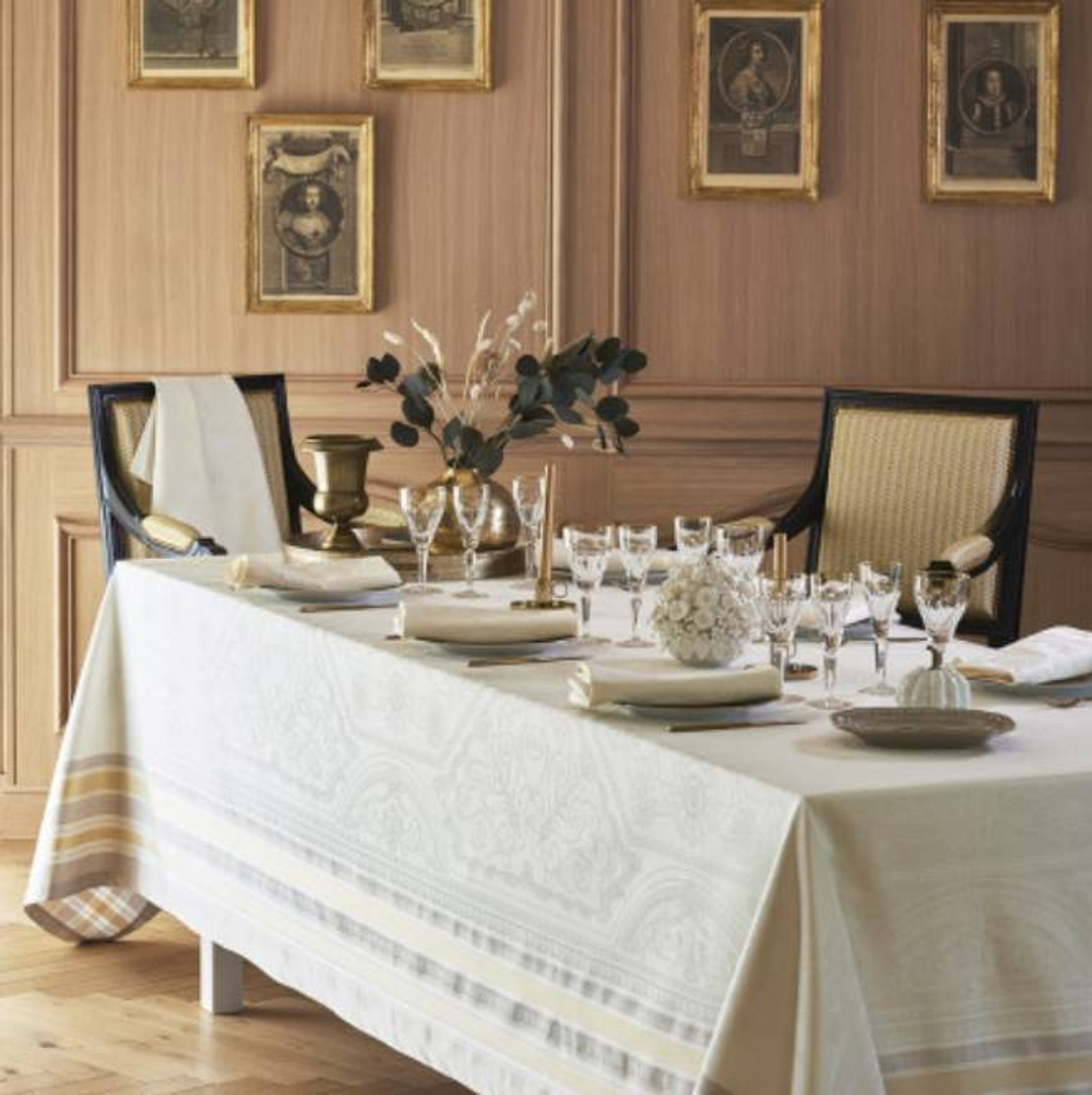 Скатерть 172x362 Garnier-Thiebaut Galerie Des Glaces Vermeil