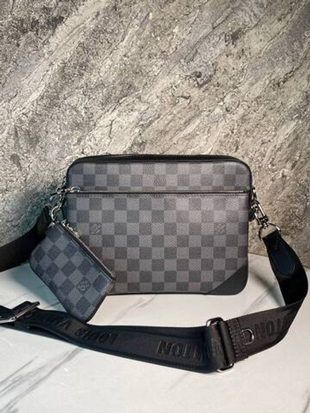 Сумка-мессенджер Louis Vuitton