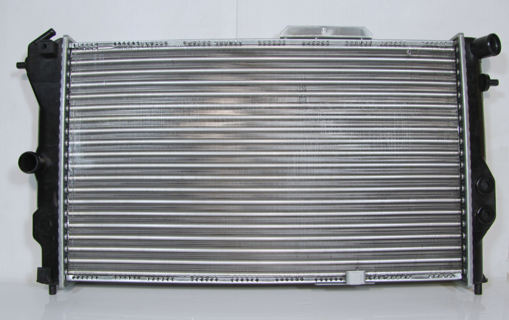 Радиатор охлаждения Opel Vectra A