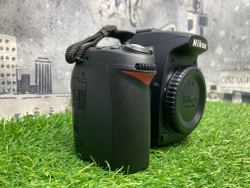 Nikon D90 8.700 кадров