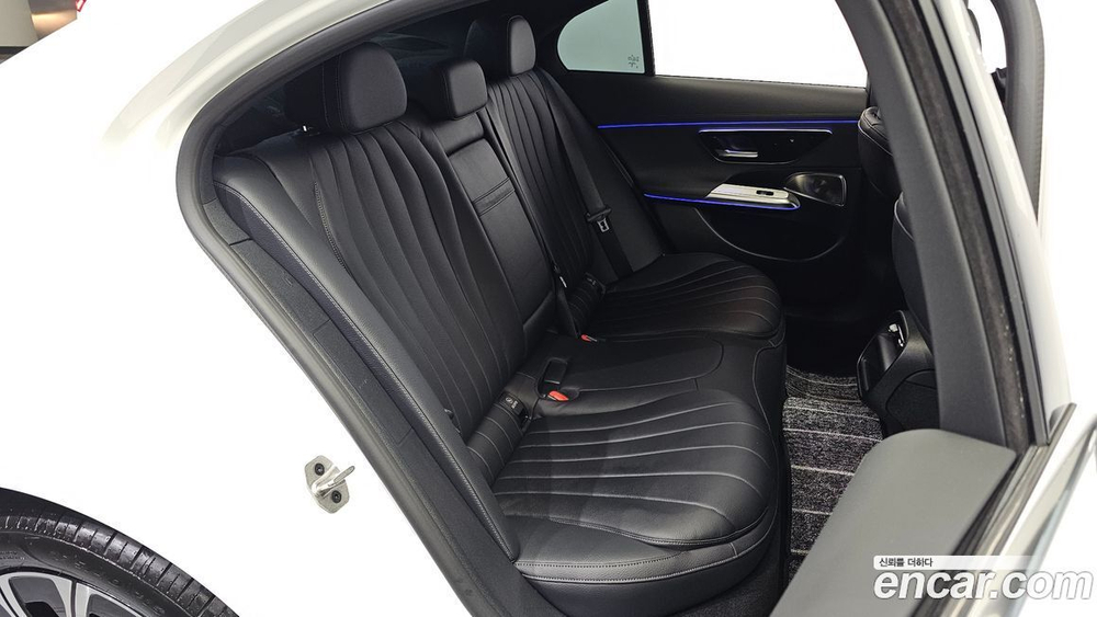 Mercedes-Benz E-Class W214 E300 4MATIC Exclusive (02.2024)