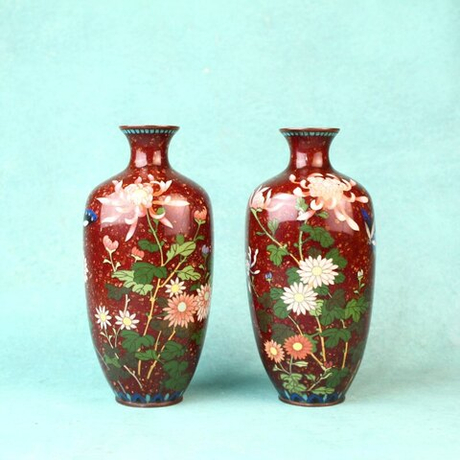 Парные вазы с хризантемами