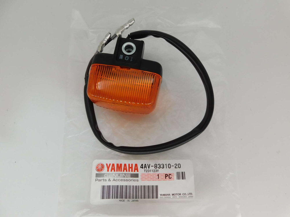 поворотник передний Yamaha TT250R TT-R250 3XP-83310-00-00