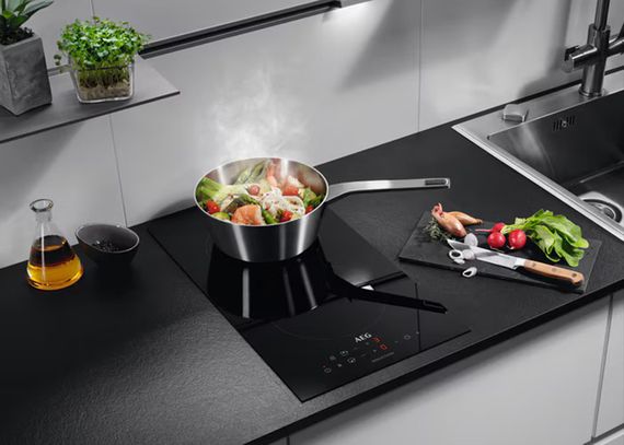 Индукционная стеклокерамич. панель AEG IKB32300CB