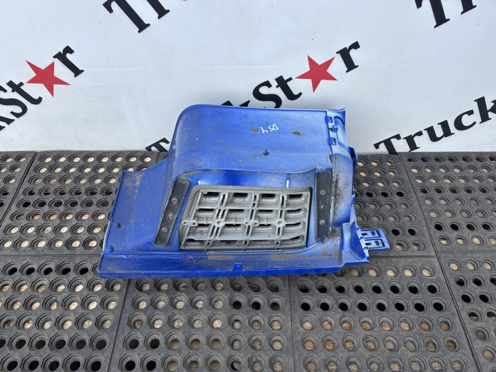 Корпус подножки левый 2018г.