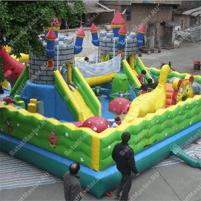 Большой надувной батут "Средневековье" 20*20*5 м