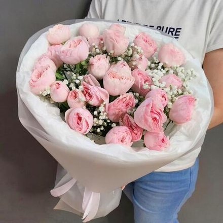 Букет из 7 кустовых пионовидных роз "Mansfield park"