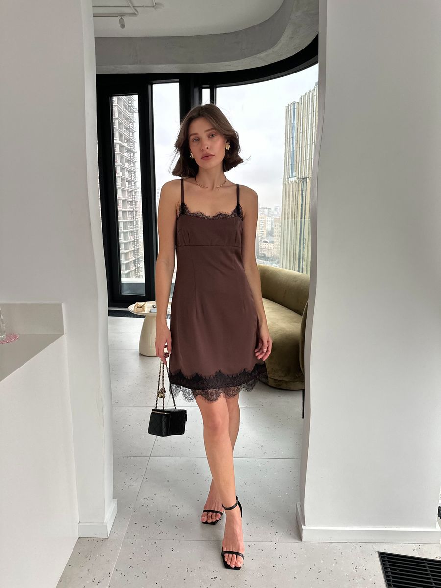 Платье из шелка с кружевом мини коричневое