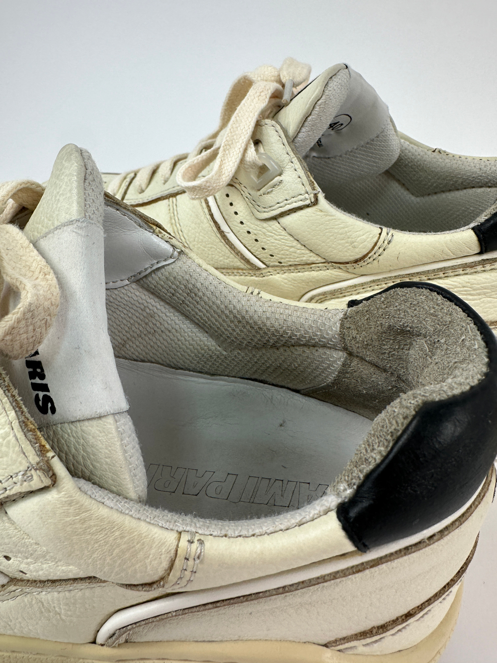 Кроссовки Ami Paris