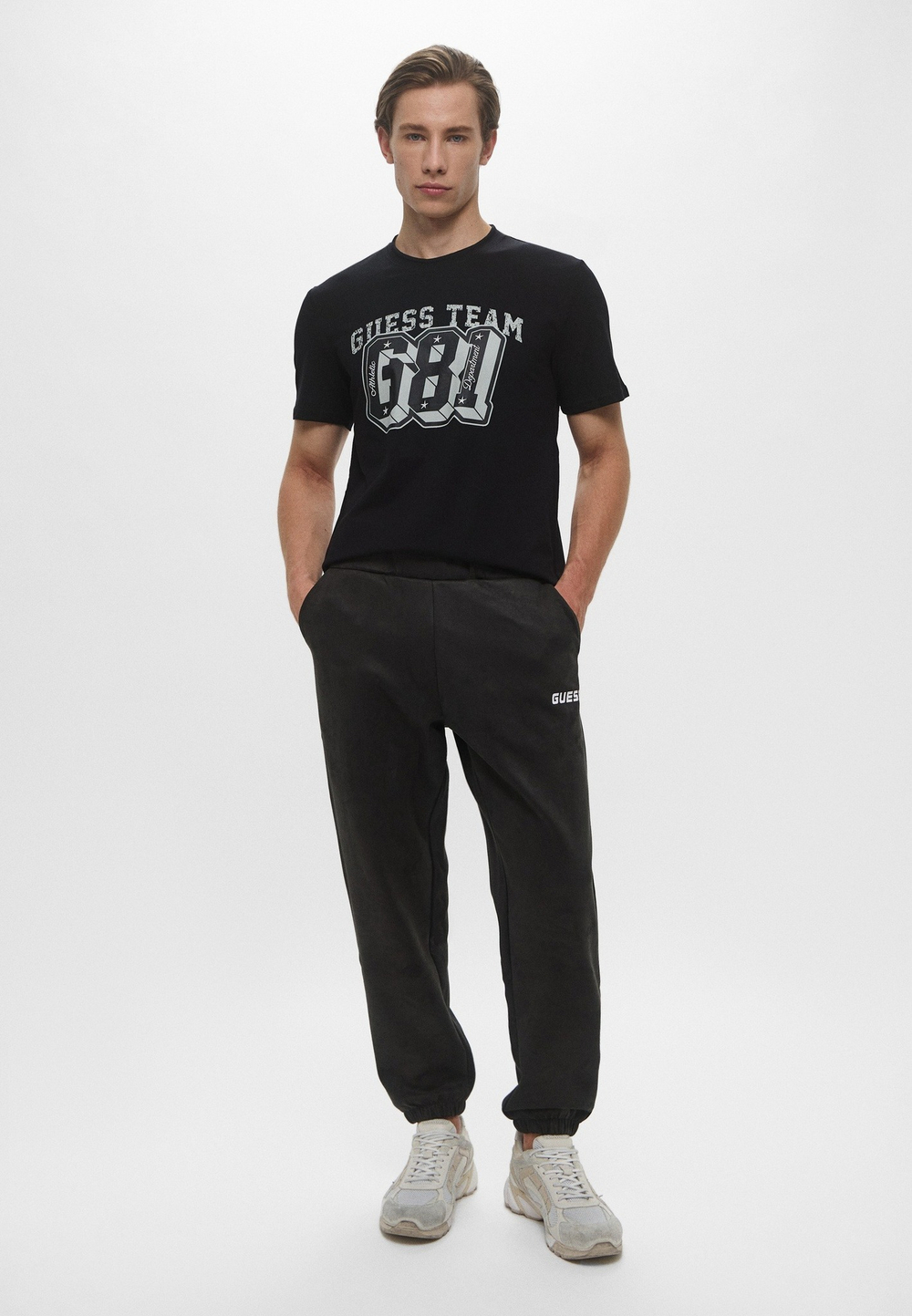 Футболка  мужская GUESS