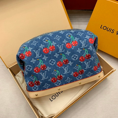 Louis Vuitton Pochette Cosmetique GM