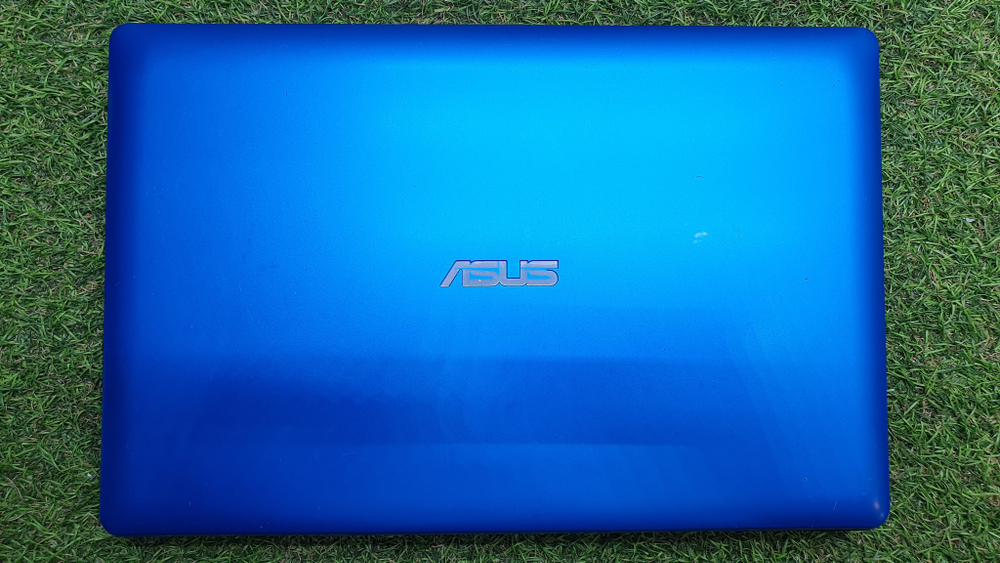 Ноутбук ASUS Celeron/4 Gb