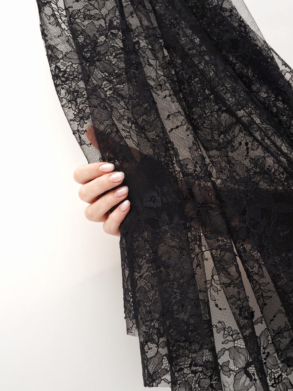 Кружевное полотно черное неэластичное 145 см