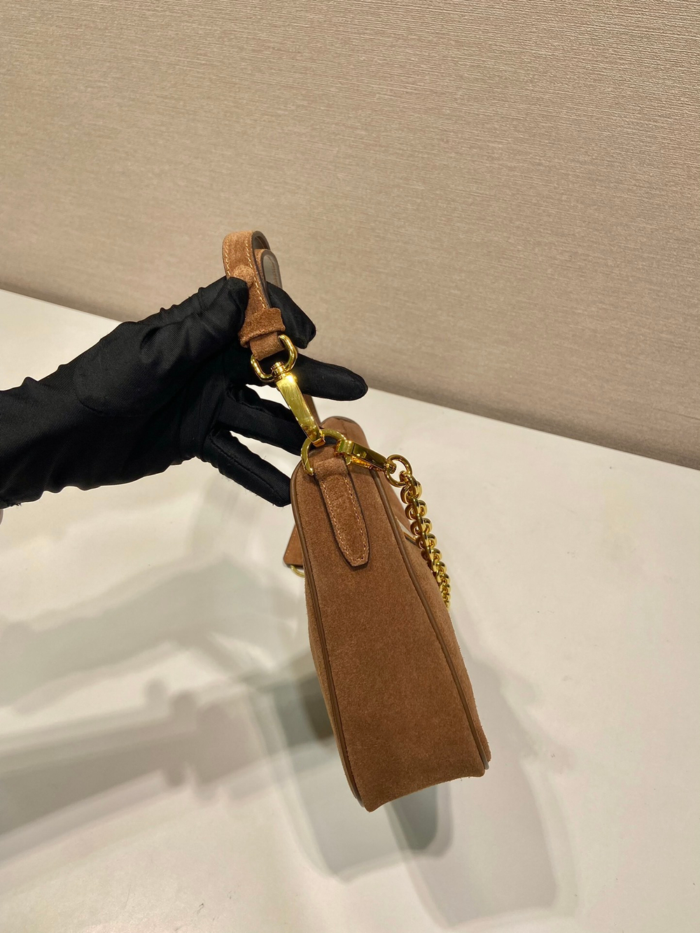 Prada Re-Edition Mini Bag 22 cm