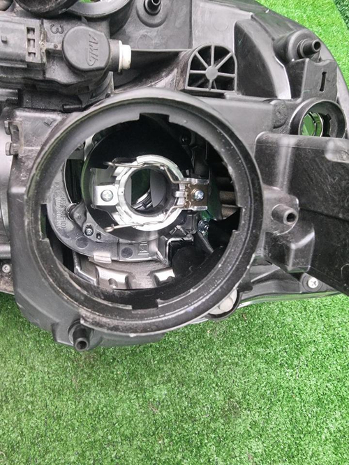 Фара правая Nissan X-Trail 2 Т31 (10-15) ксенон