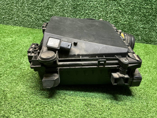 Корпус воздушного фильтра Mercedes C w205 (14-23)