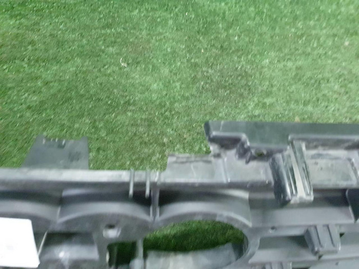 Кронштейн решетки радиатора Audi A8 4 D5 (2017-2021)