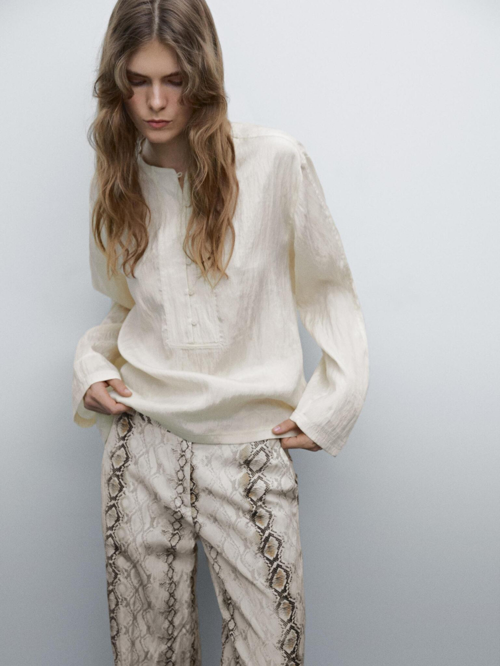 Massimo Dutti Рубашка из струящейся ткани с пуговицами на груди, натуральный, кремовый