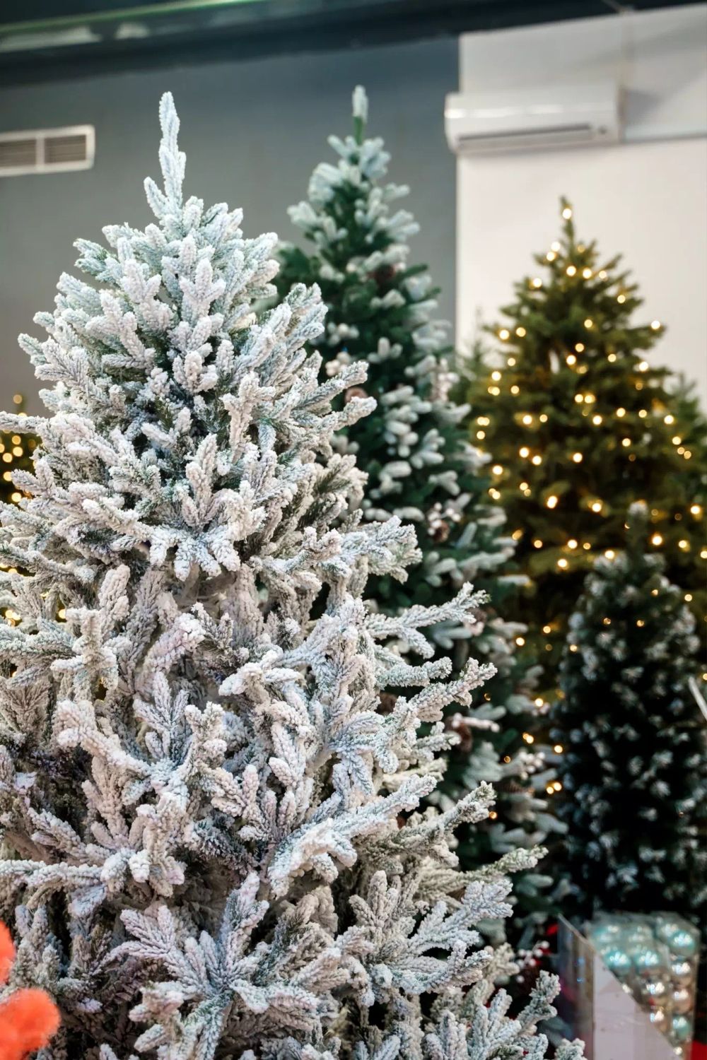 Заснеженная елка «Имперская» (Литая+пвх) от 1.8 м до 2,4 м