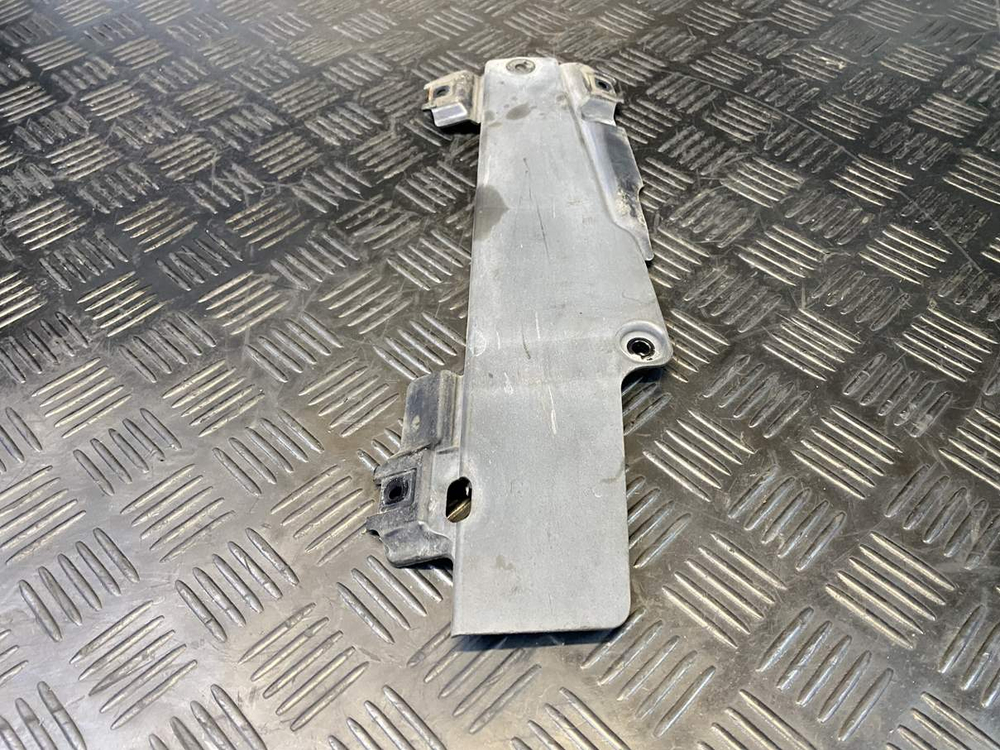 Пластик нижний Suzuki GSR400 (GK7DA)