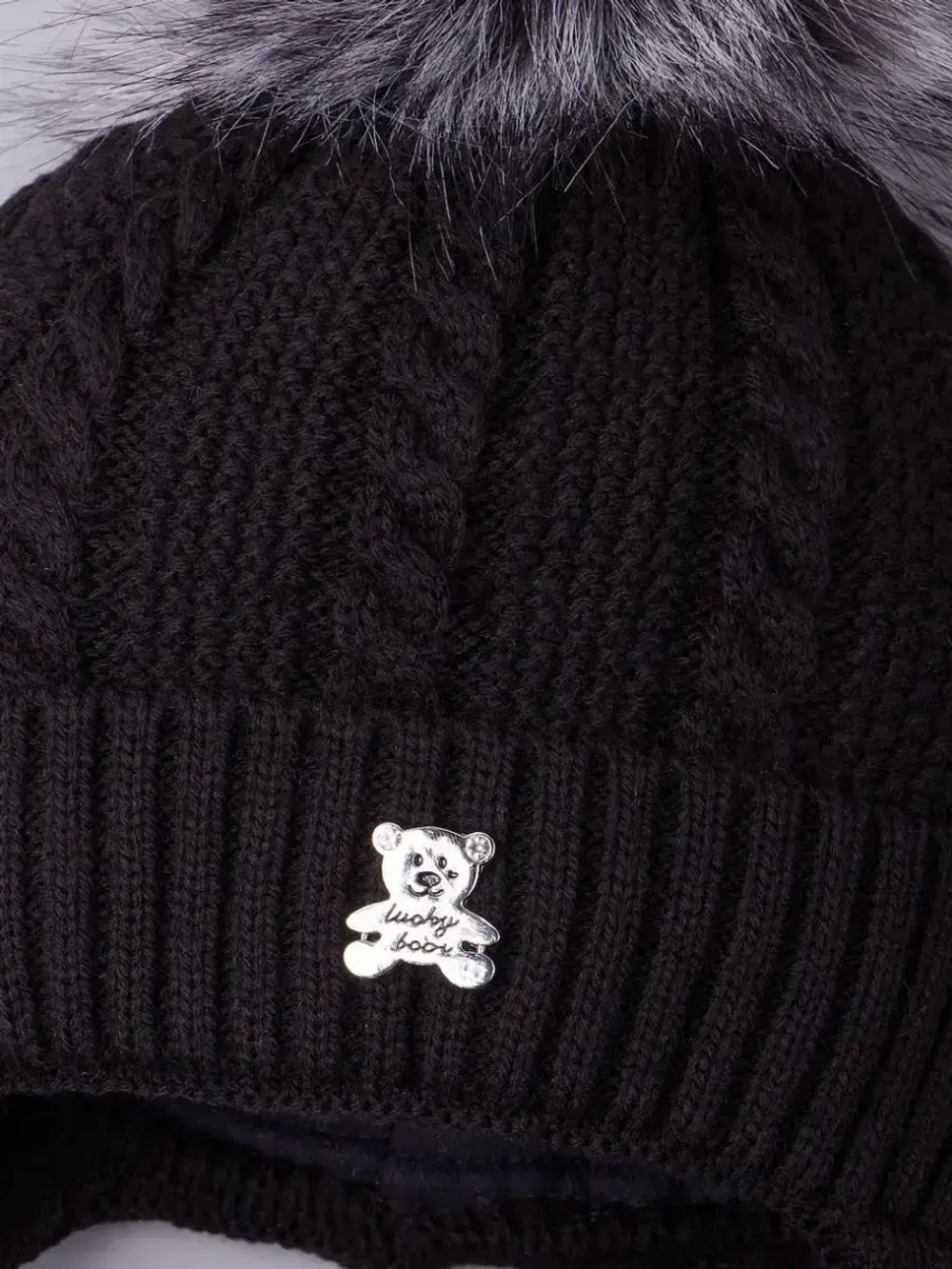 Шапка зимняя вязаная с помпоном для детей