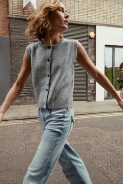 ZARA МЯГКИЙ ТРИКОТАЖНЫЙ ЖИЛЕТ, СЕРЫЙ МЕЛАНЖ