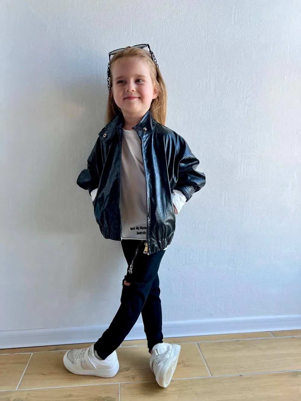 Бомбер из экокожи оверсайз