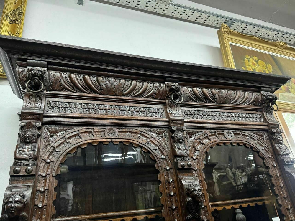 Старинный буфет мехельс