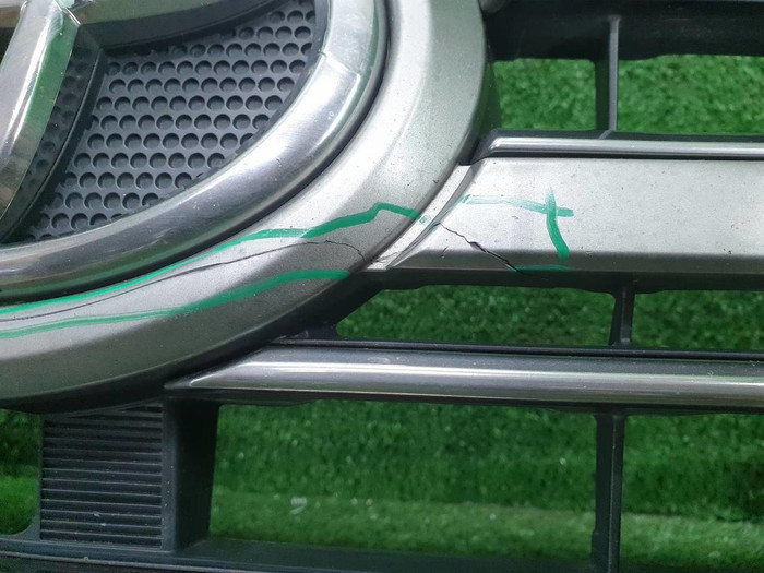 Решетка радиатора Toyota Land Cruiser 200 (2015-2021)