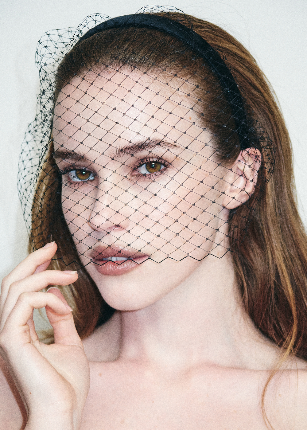 Вуаль черная на тонком ободке