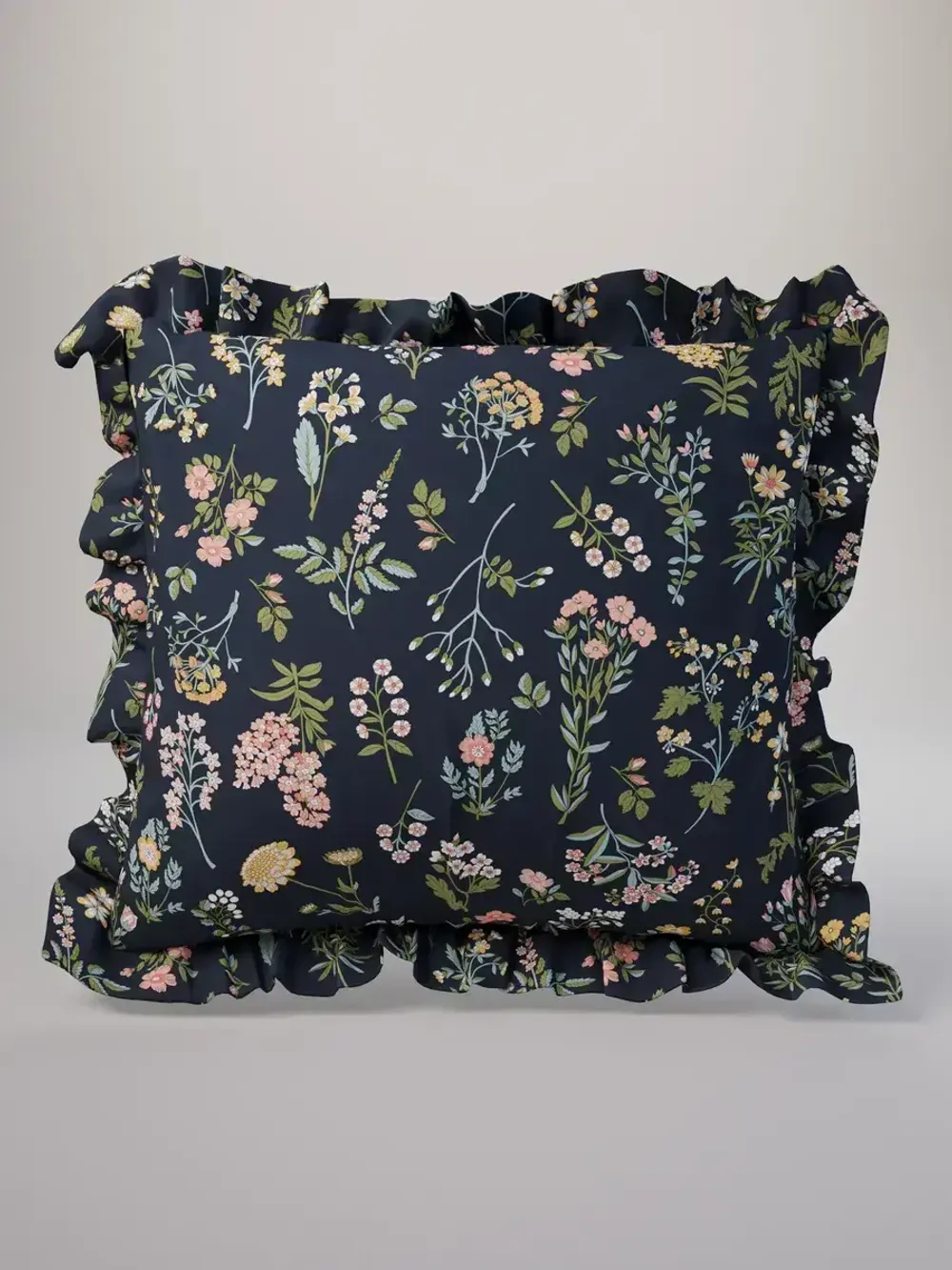 Декоративная наволочка с рюшами, оборками Сказка Сатин "Botany" 70х70 см, 1 шт, без молнии