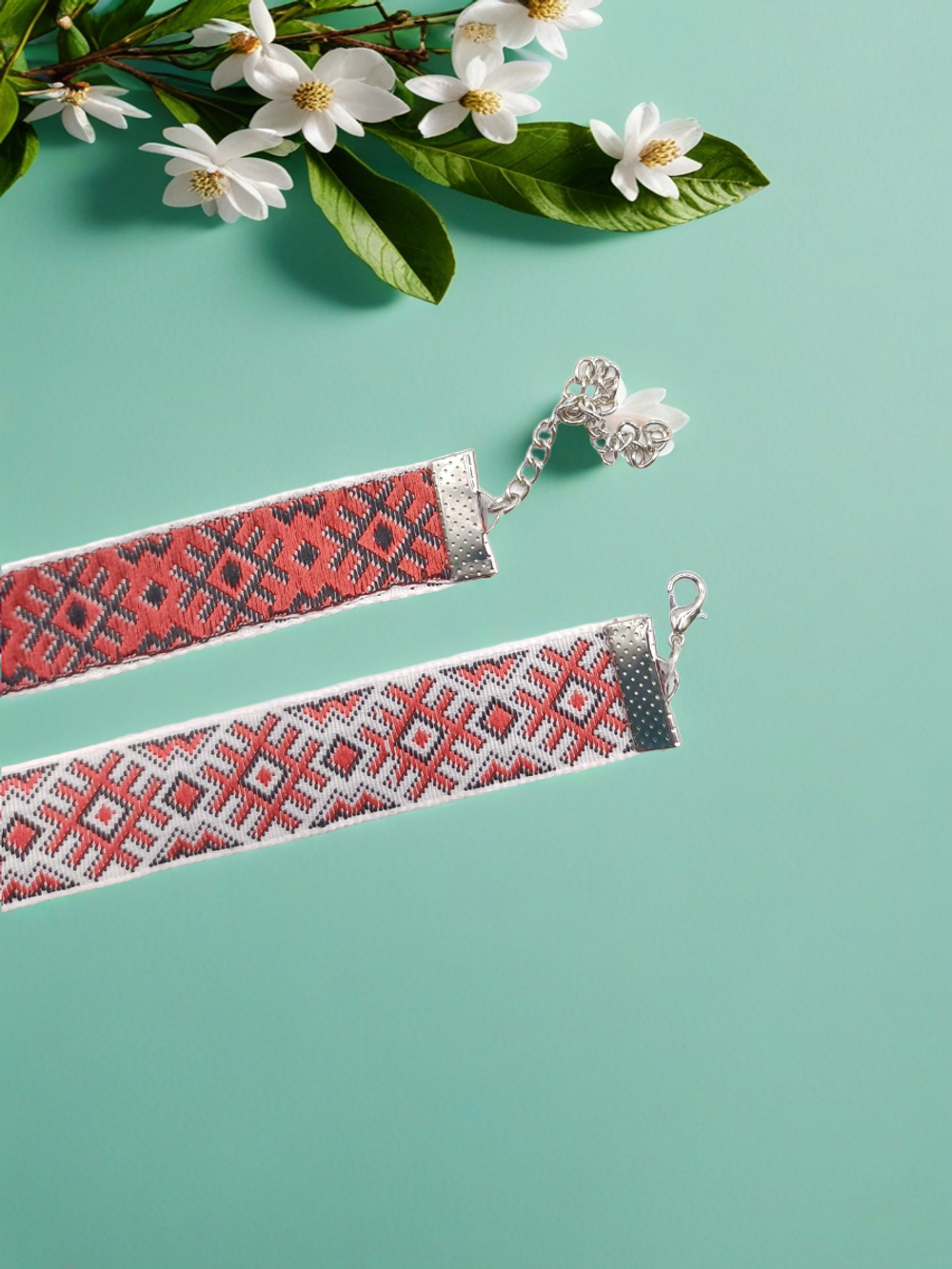 Чокер в славянском стиле Репейник удачи черно-красный 2 см