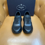 Классические сетчатые кроссовки