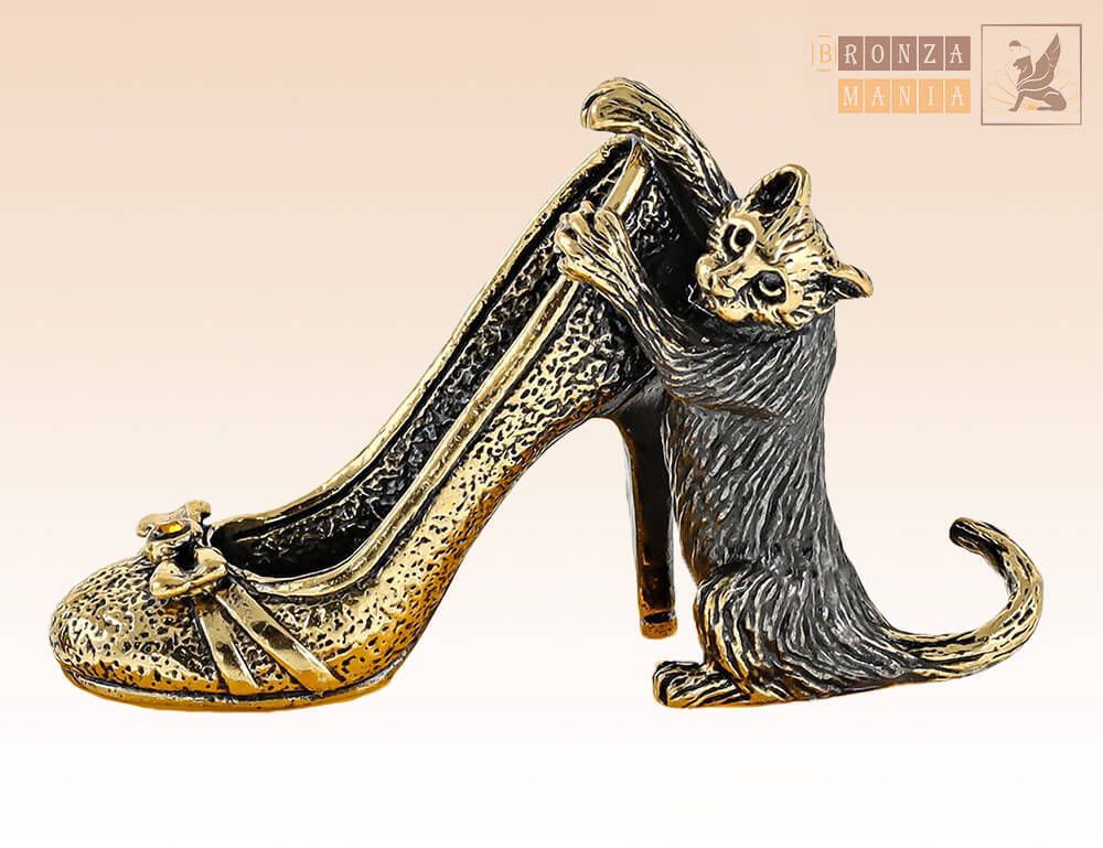 фигурка Кот с туфелькой