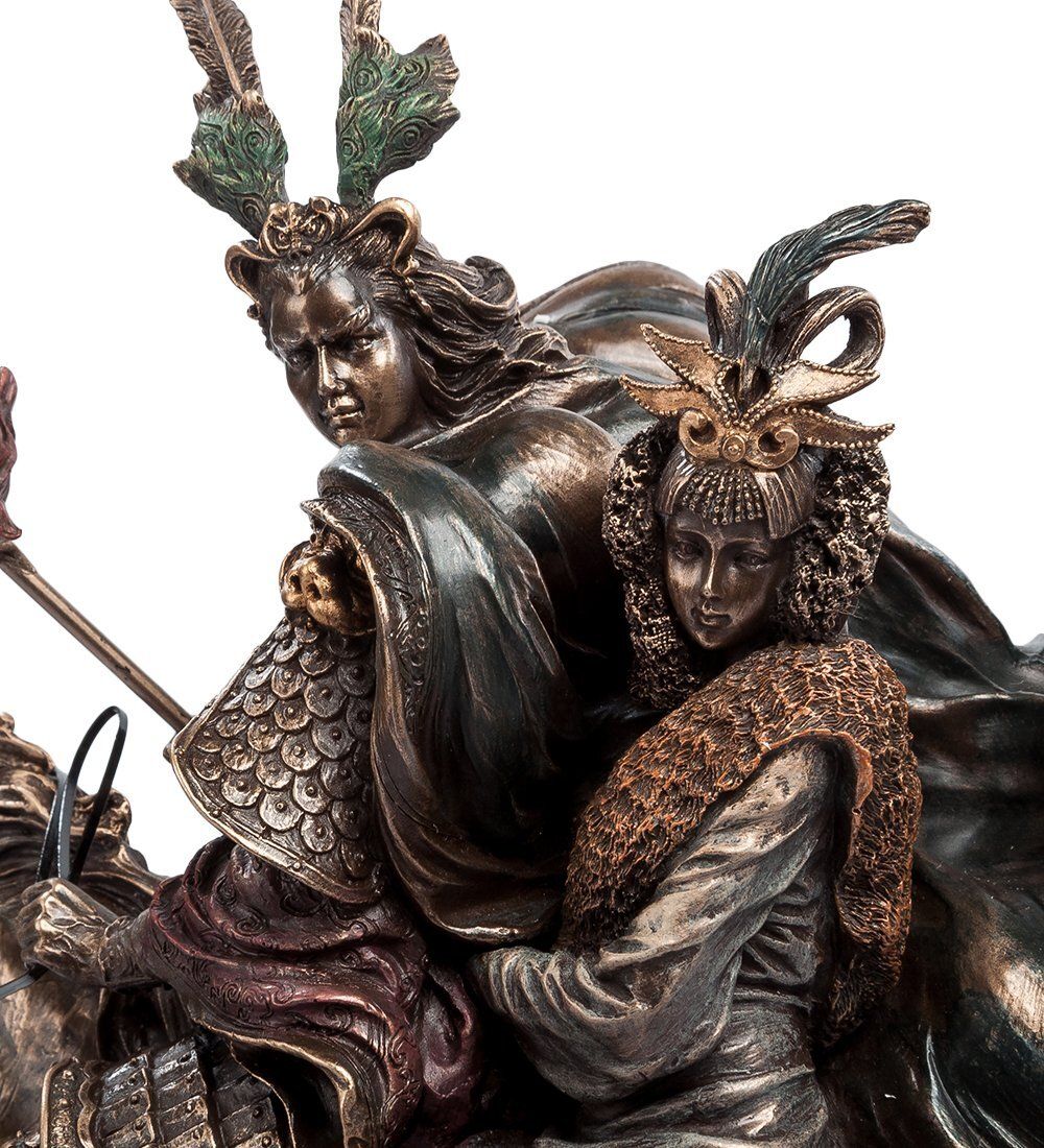 WS-429 Статуэтка «Воин и его возлюбленная»