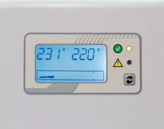 Стабилизатор напряжения IS2000 (2 кВА / 1,5 кВт)