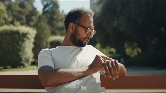 Apple Watch SE 2022 vs Apple Watch SE 2020 - Сравнение функций, производительности процессора, характеристик, экрана, цветов и дизайна.