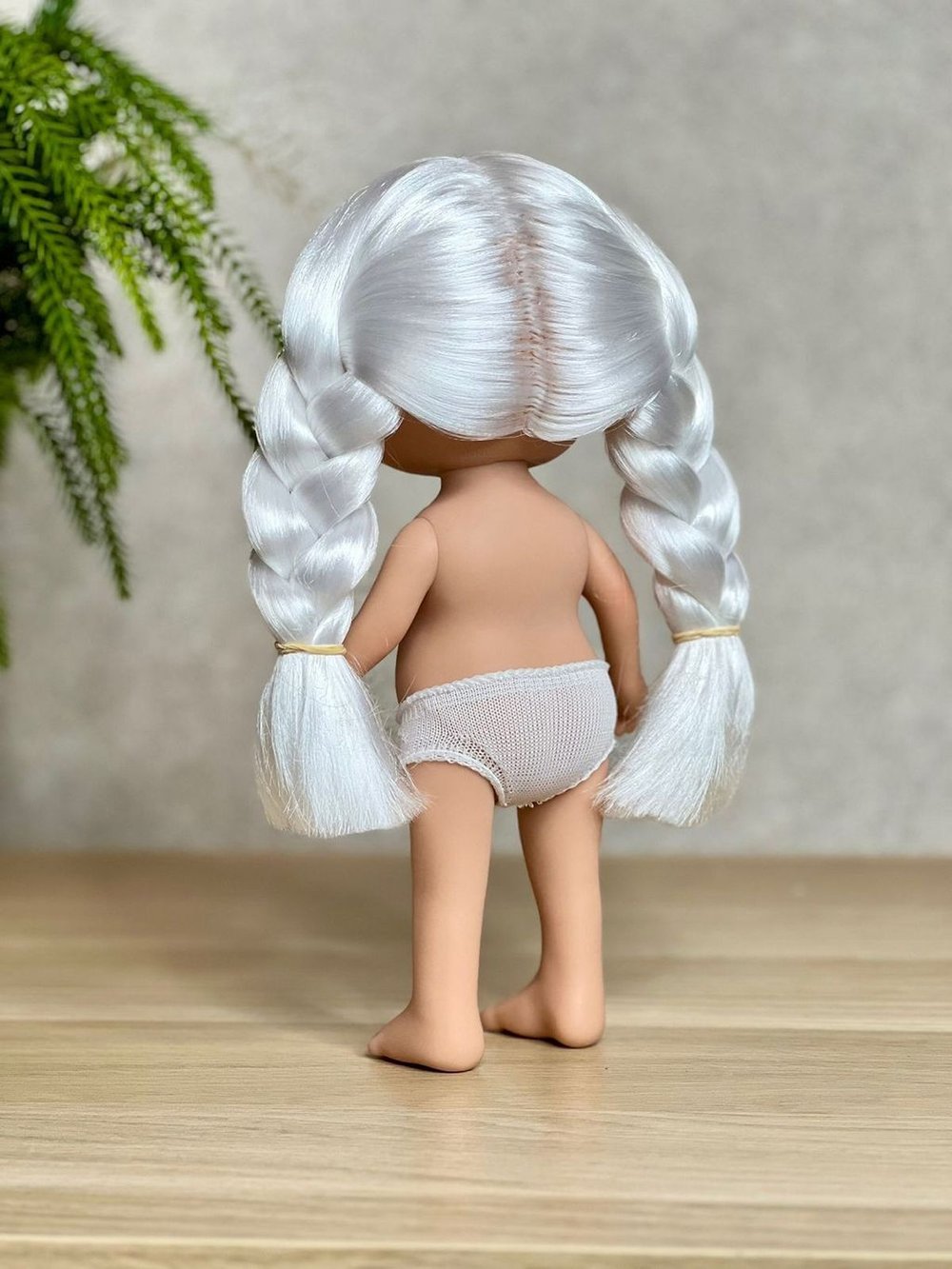 Кукла Nines виниловая 30см MIA без одежды (3000W45A)