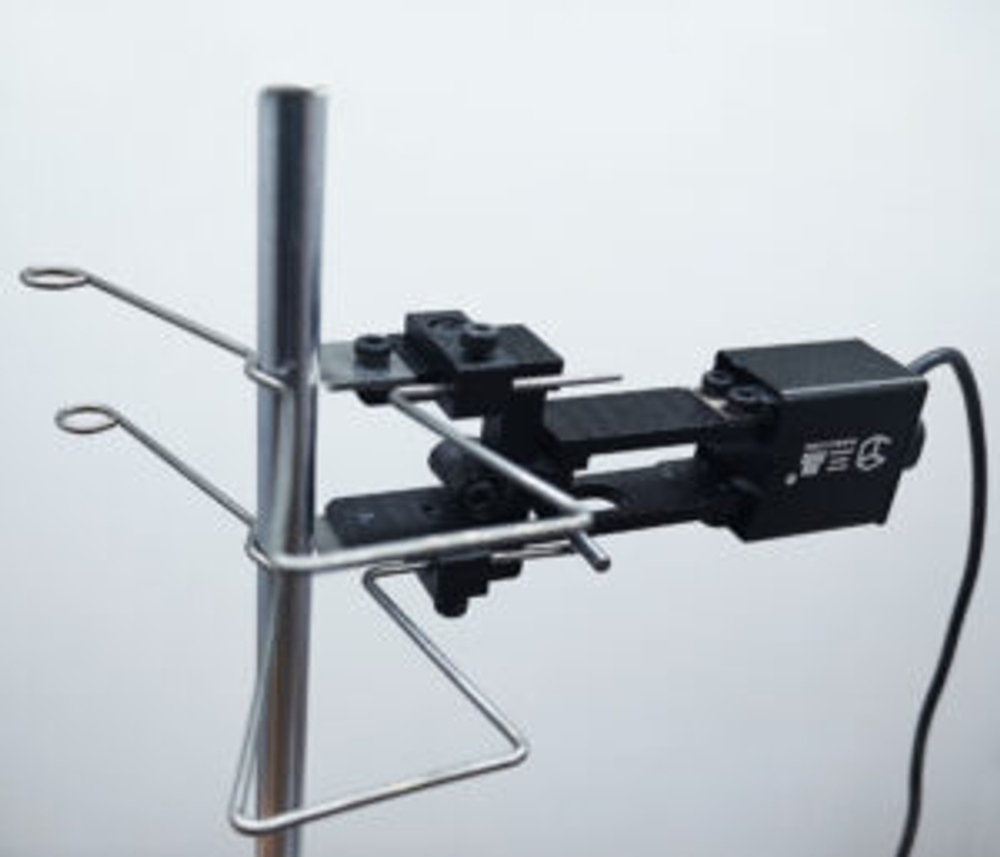 Variable gauge length extensometer