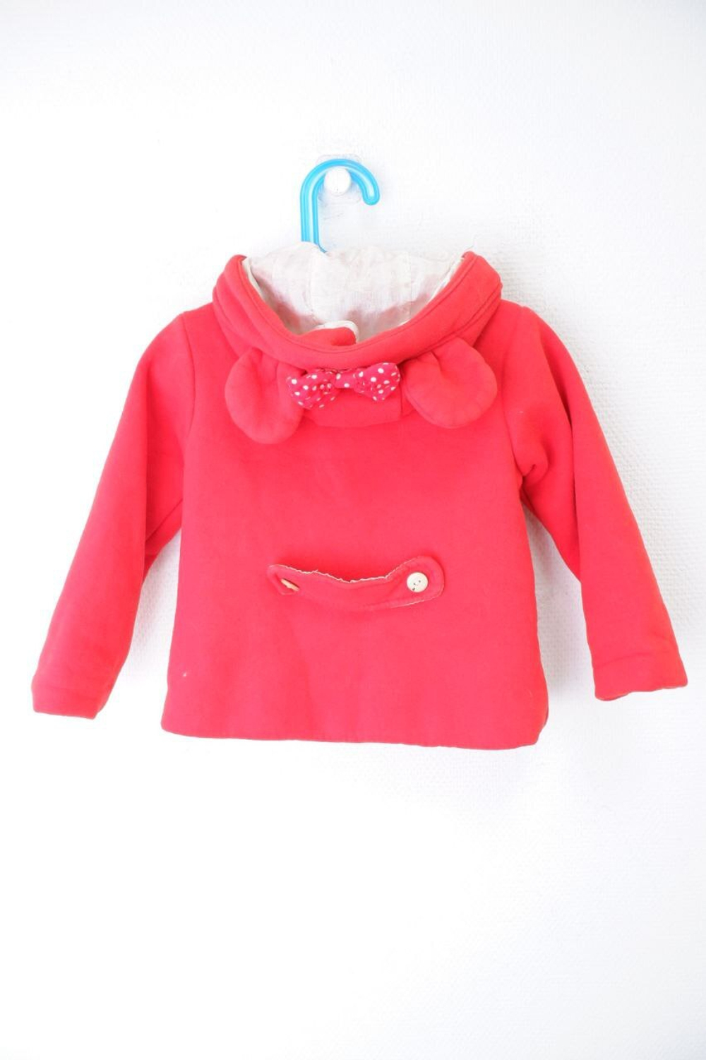 Пальто яркого цвета на 3 года