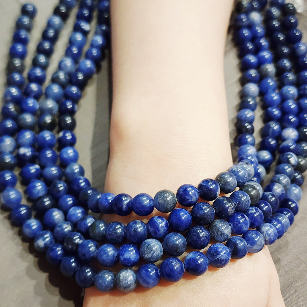 Содалит, яркий, шар 8мм, цена за нить 9.5см (1/4)